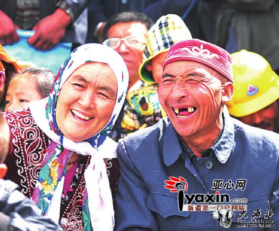 第四届“喀尔里克杯”赛羊大会举行 风吹草低见肥羊