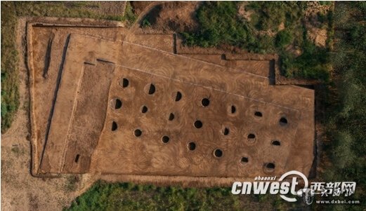 秦东陵礼制建筑遗址内的神秘坑洞