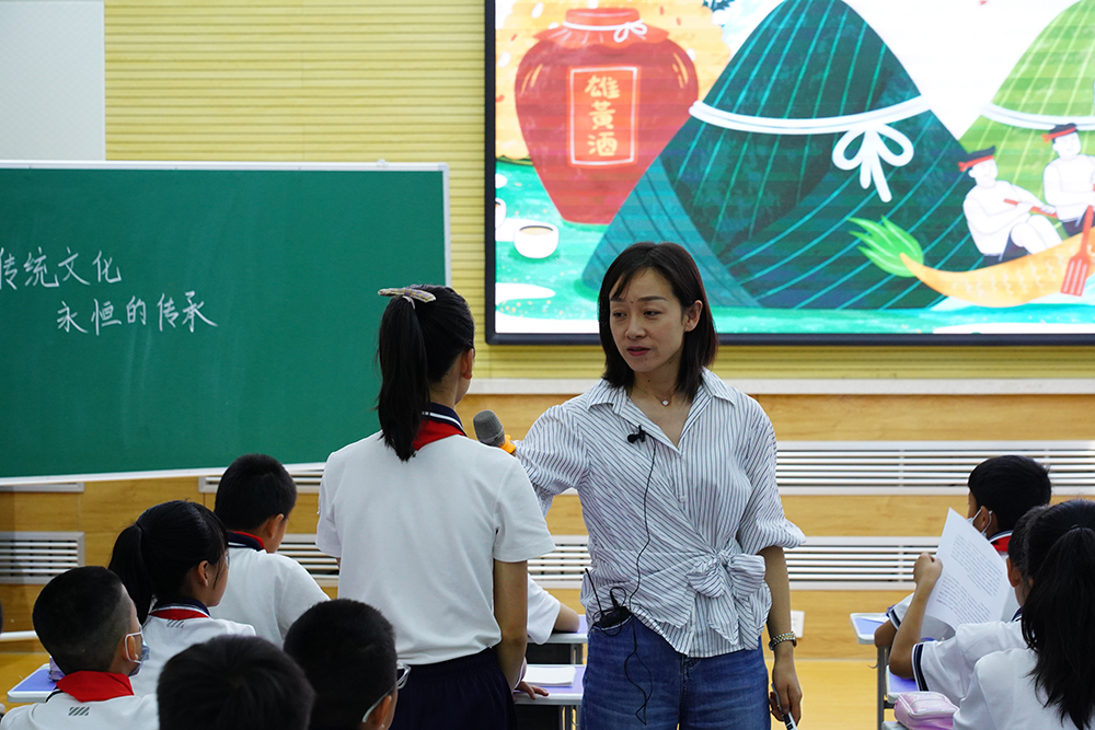 弘扬传统文化 根植家国情