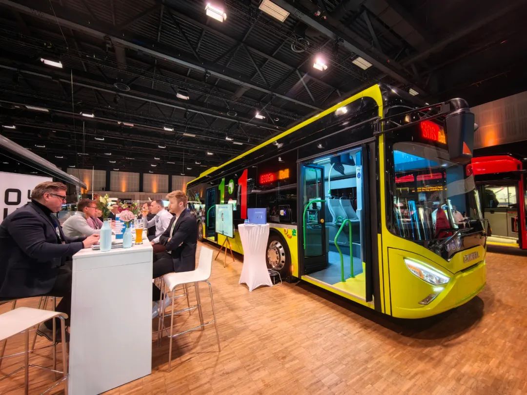 兰州新区造纯电动城市公交车惊艳德国